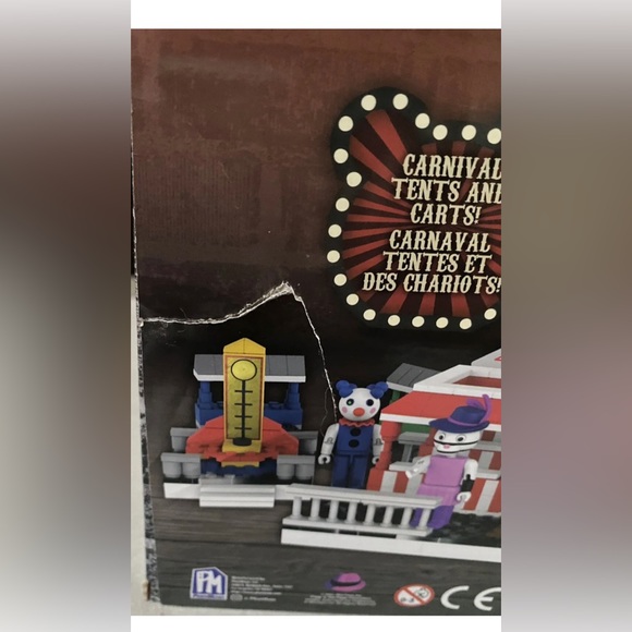 Roblox Piggy Carnival New Building Set w/ Figures & DLC Code 356 Pcs New - Picture 3 of 3